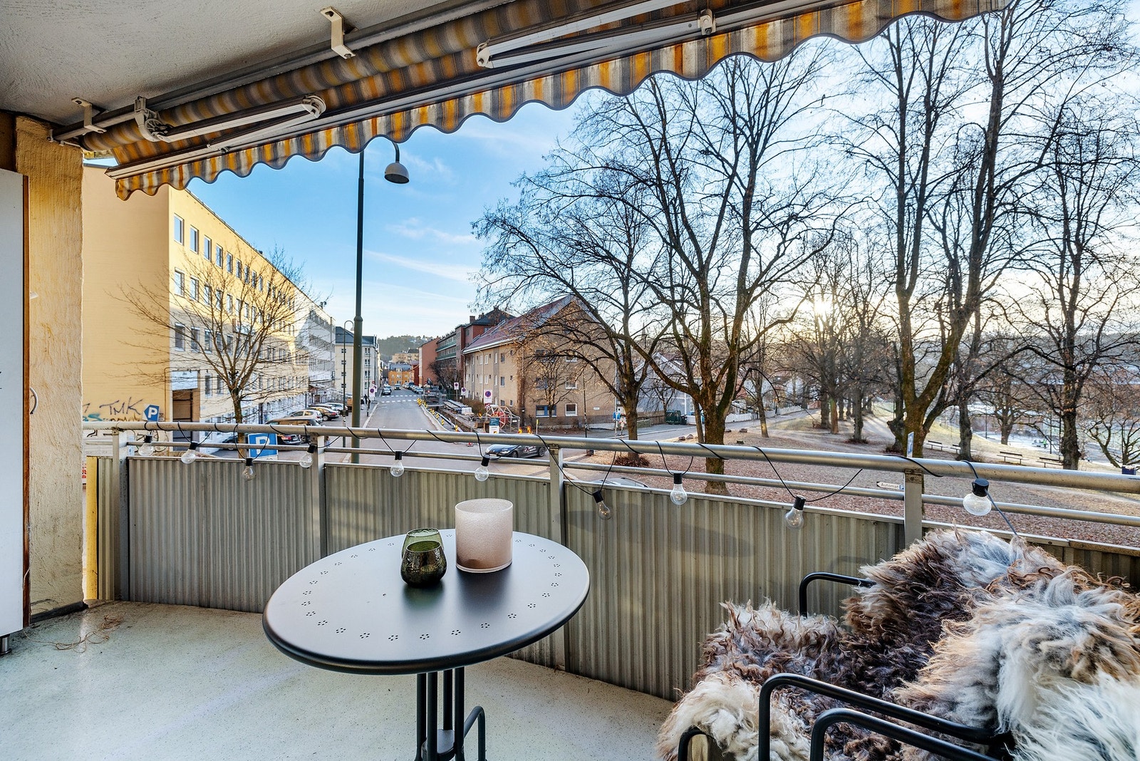 Balkongen er svært skjermet uten gjenboere. Galleribilde