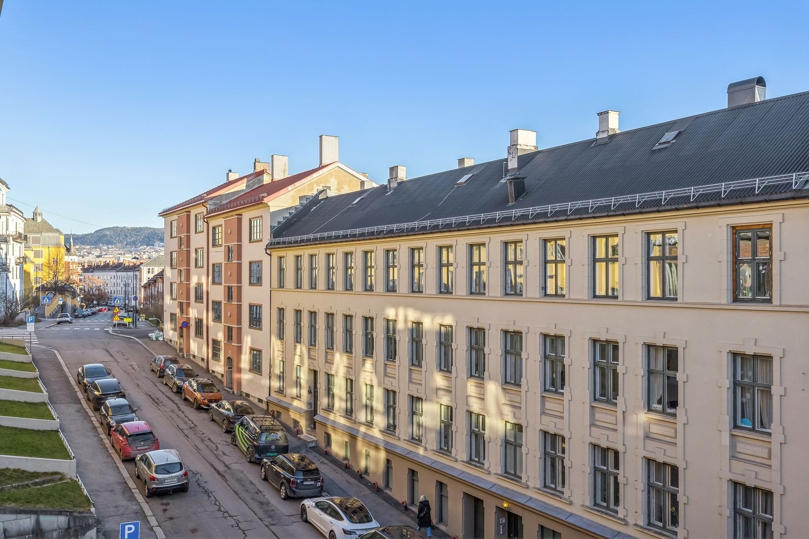 Meget hyggelig utsyn fra leiligheten. Boligen er beliggende på populære St. Hanshaugen. Galleribilde