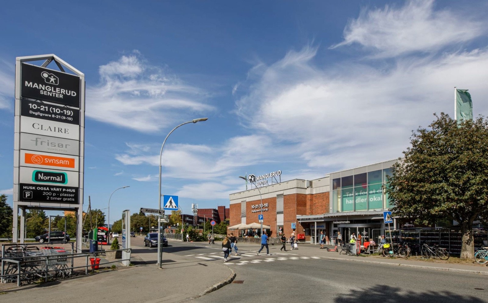 Manglerud Senter ligger ca. 600 meter unna med blant annet apotek, frisør og vinmonopol Galleribilde