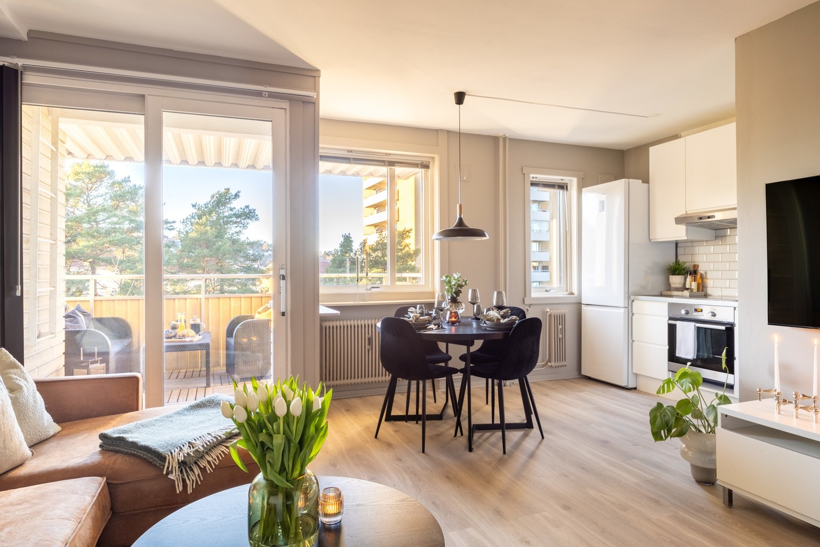 Raukveien 1 presenteres av EIE eiendomsmegling ved Synne Eide Lunde. Galleribilde