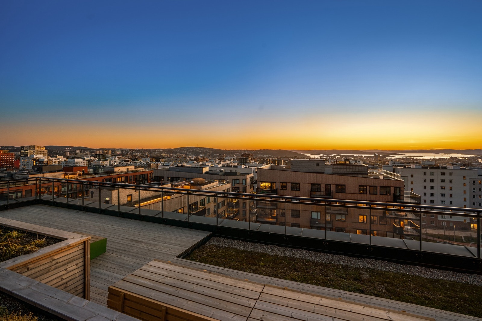Leiligheten har også tilgang til felles takterrasse med nydelig utsikt Galleribilde