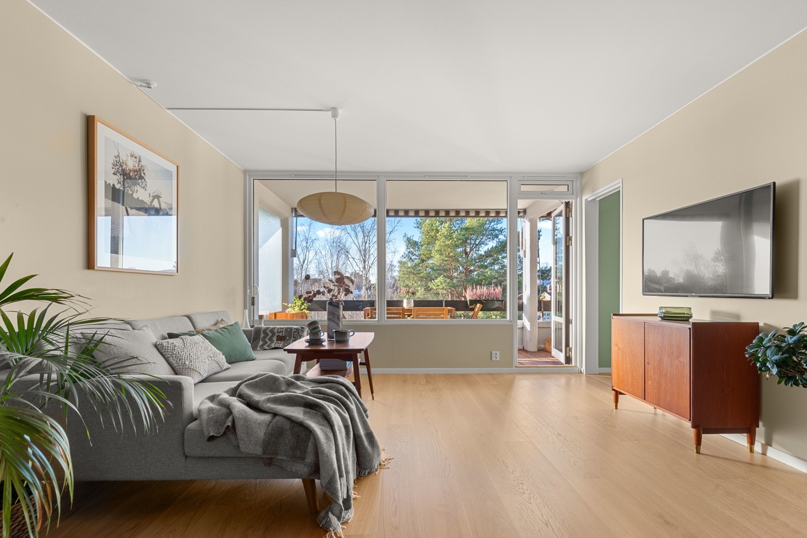 God plass til stor sofasalong. Galleribilde