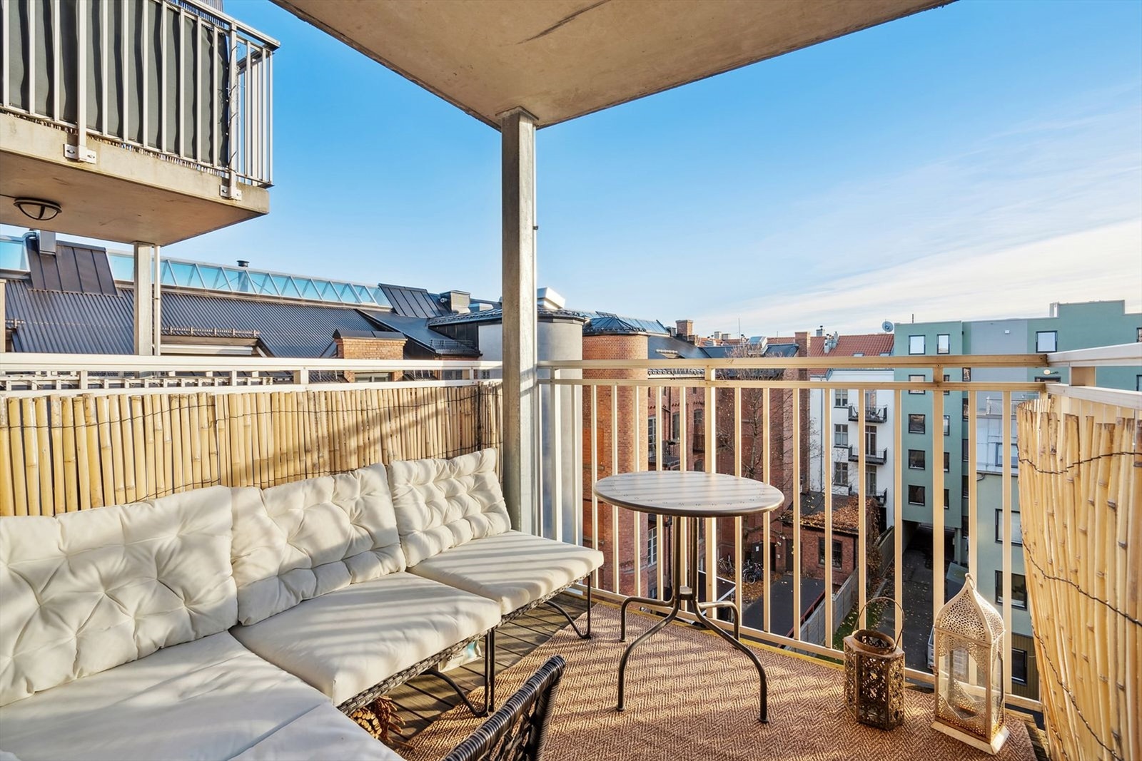 Solrik balkong med gode solforhold. Galleribilde