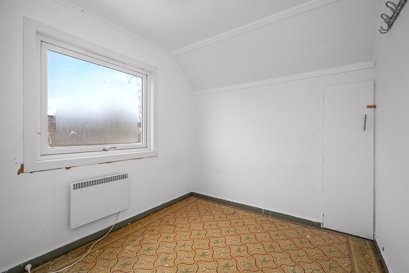 Oppholdsrom i dag brukt som soverom. Galleribilde