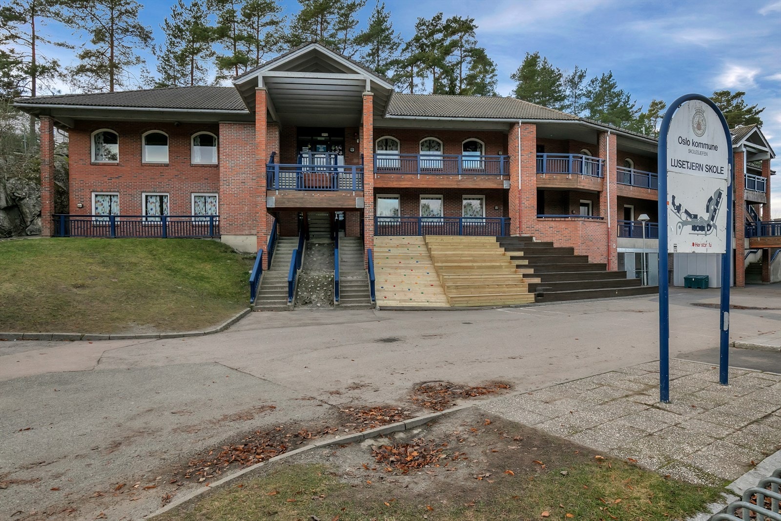 Lusetjern skole Galleribilde