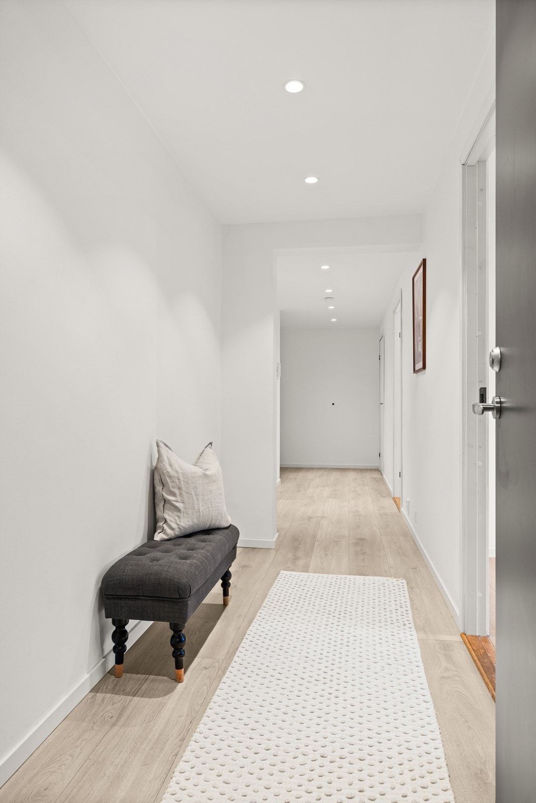 Entrè med plass til oppbevaring av sko og yttertøy Galleribilde