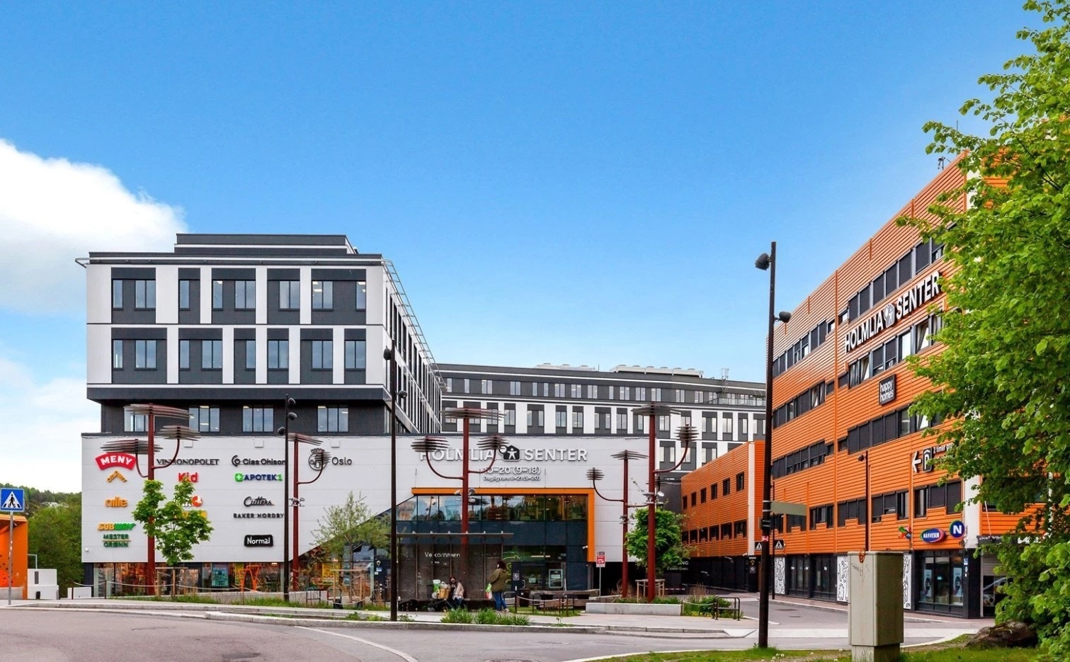Holmlia senter kun 10 min gange fra leiligheten Galleribilde