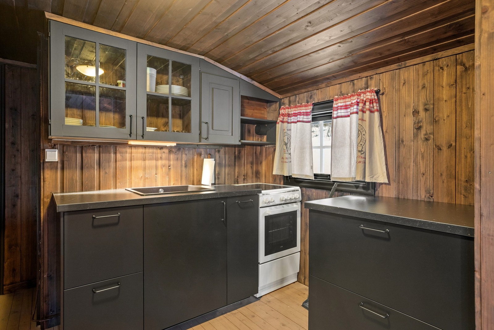 Lekker kjøkkeninnredning som er satt inn i 2024! Galleribilde