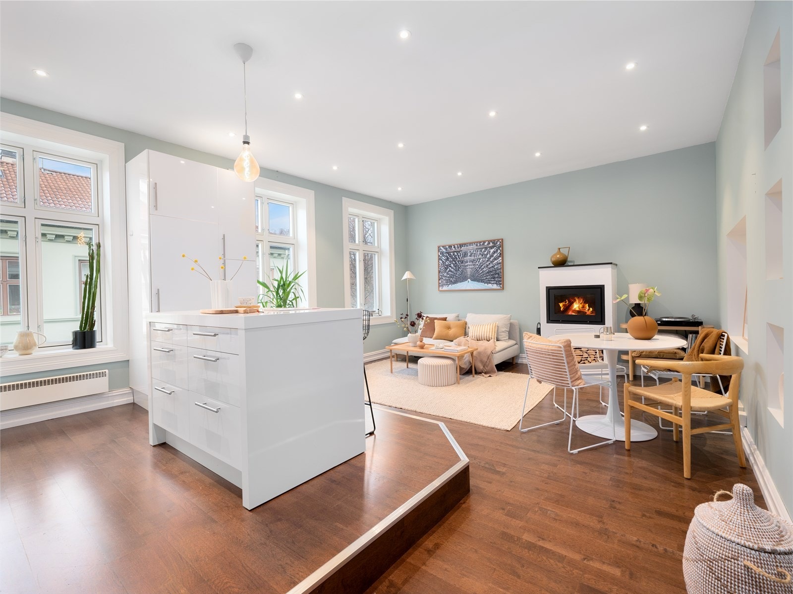 - Boligen ligger i 4. etasje, og har en gjennomgående planløsning - Galleribilde