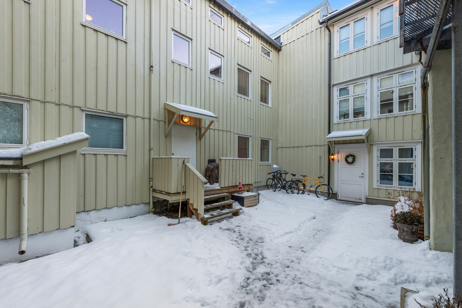 Egen inngang i 1 etg. Galleribilde