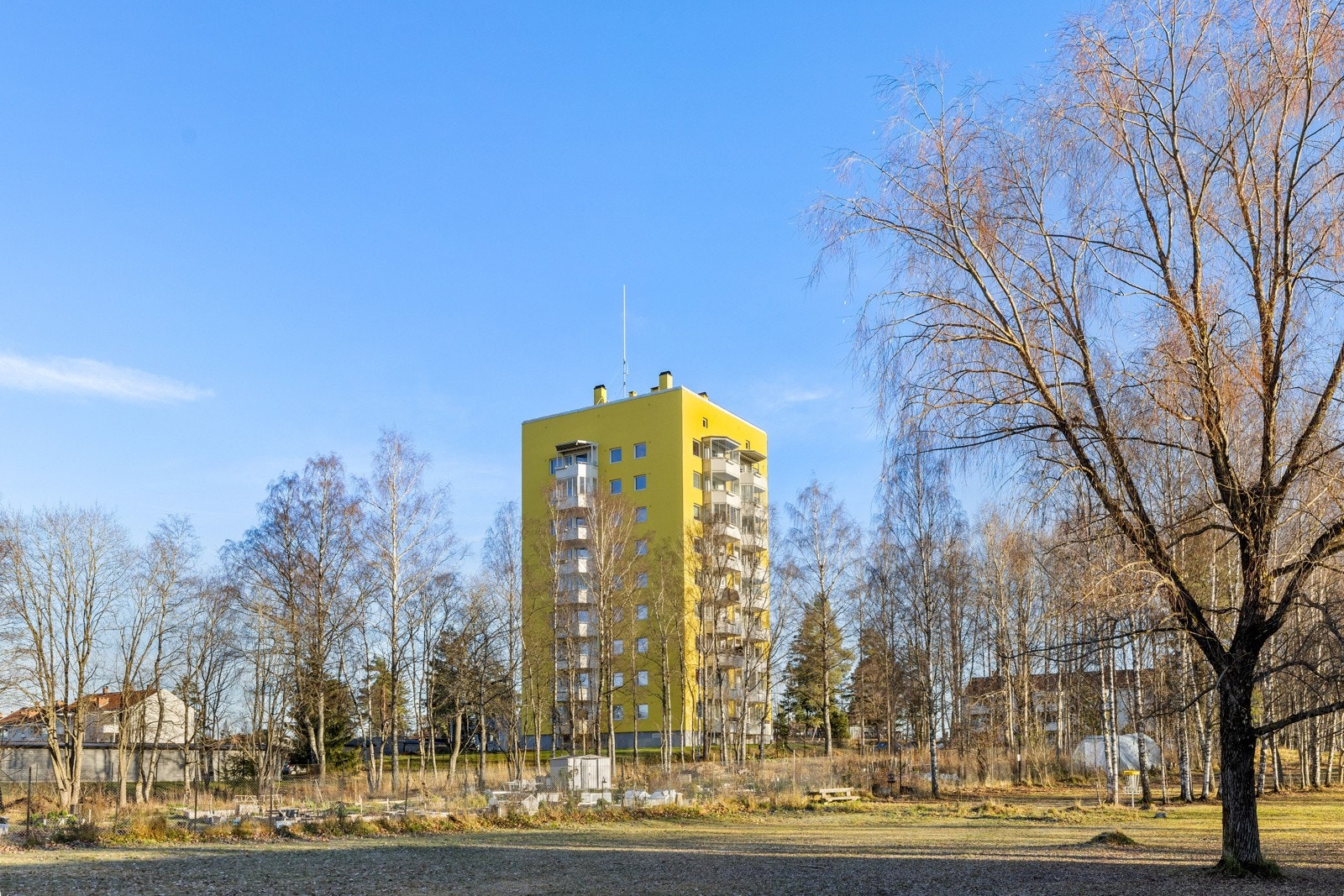 Eiendommen ligger i et sentralt og populært boligområde på Lambertseter i Oslo. Galleribilde