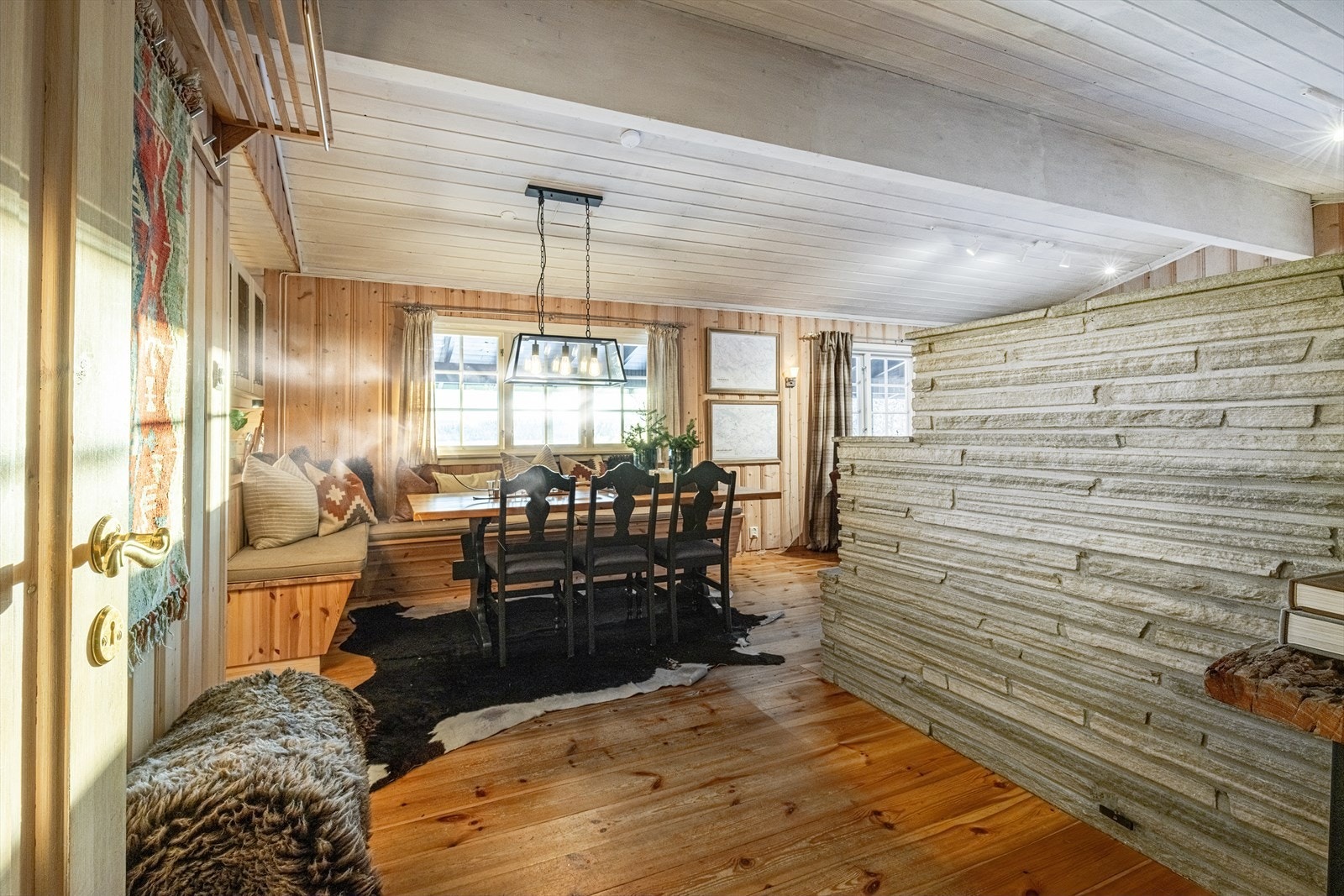 Fra inngangen mot spiseplassen. Galleribilde