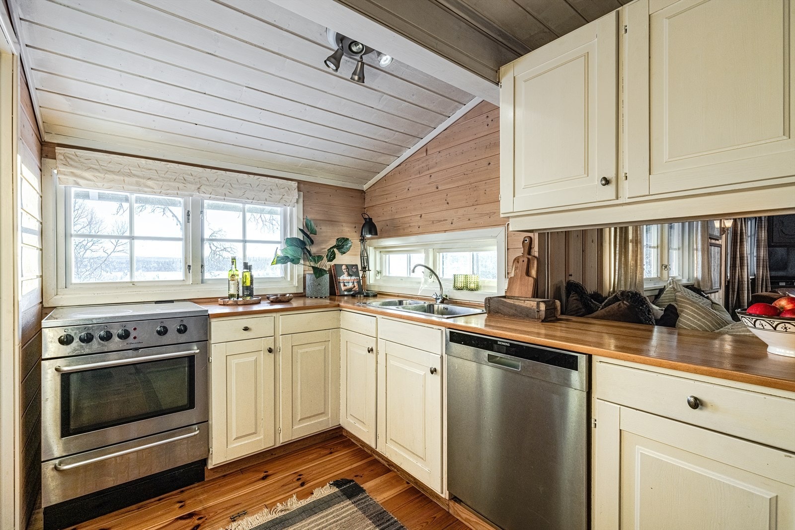 Lyst og delikat kjøkken Galleribilde