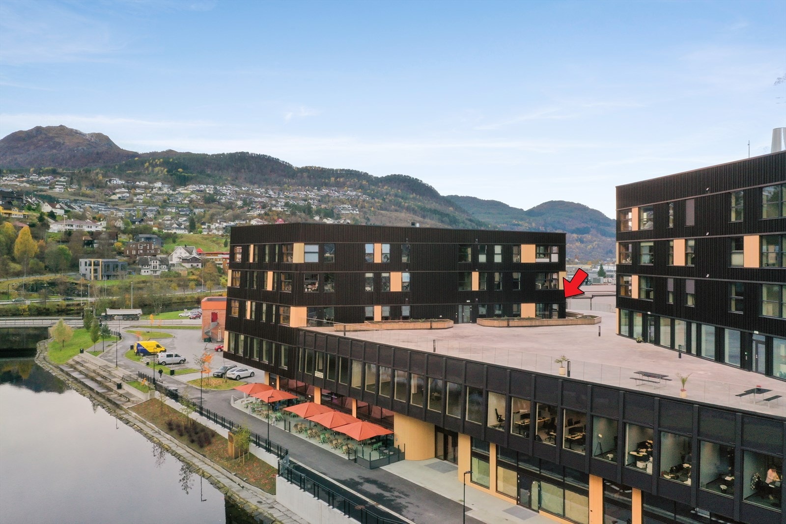 Elvekanten Galleribilde