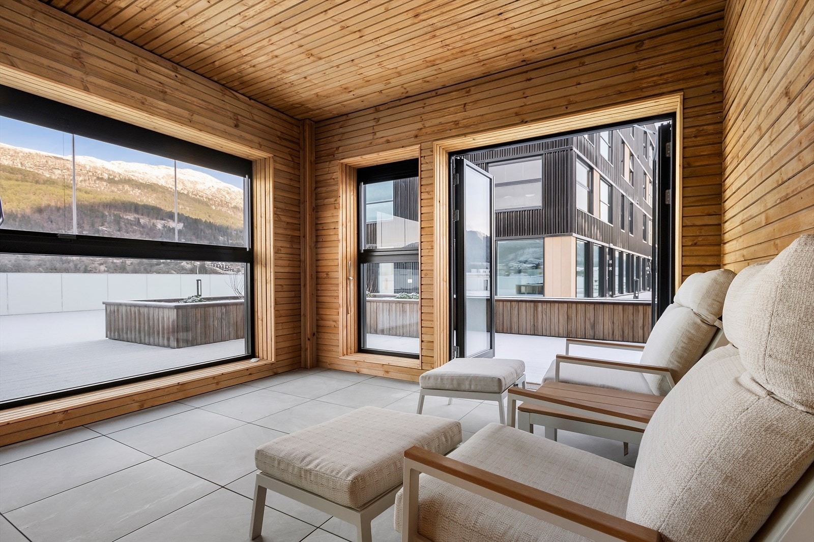 Innglasset balkong Galleribilde