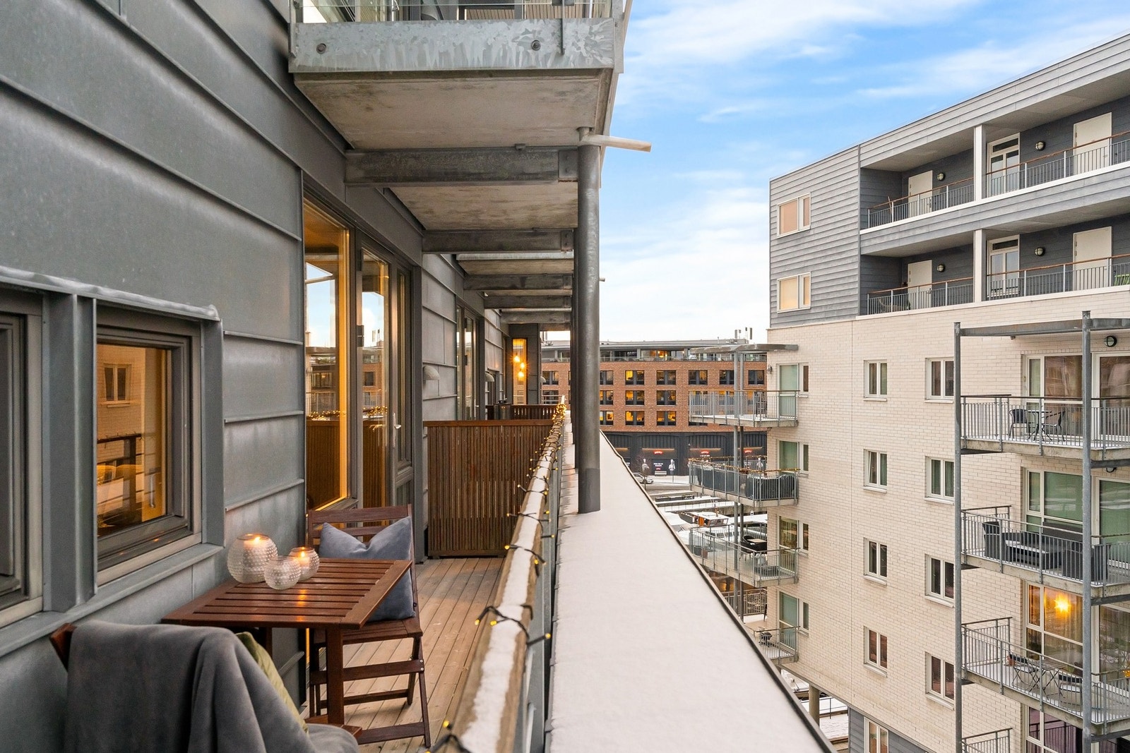 Balkongen er på 7 kvadratmeter. Galleribilde