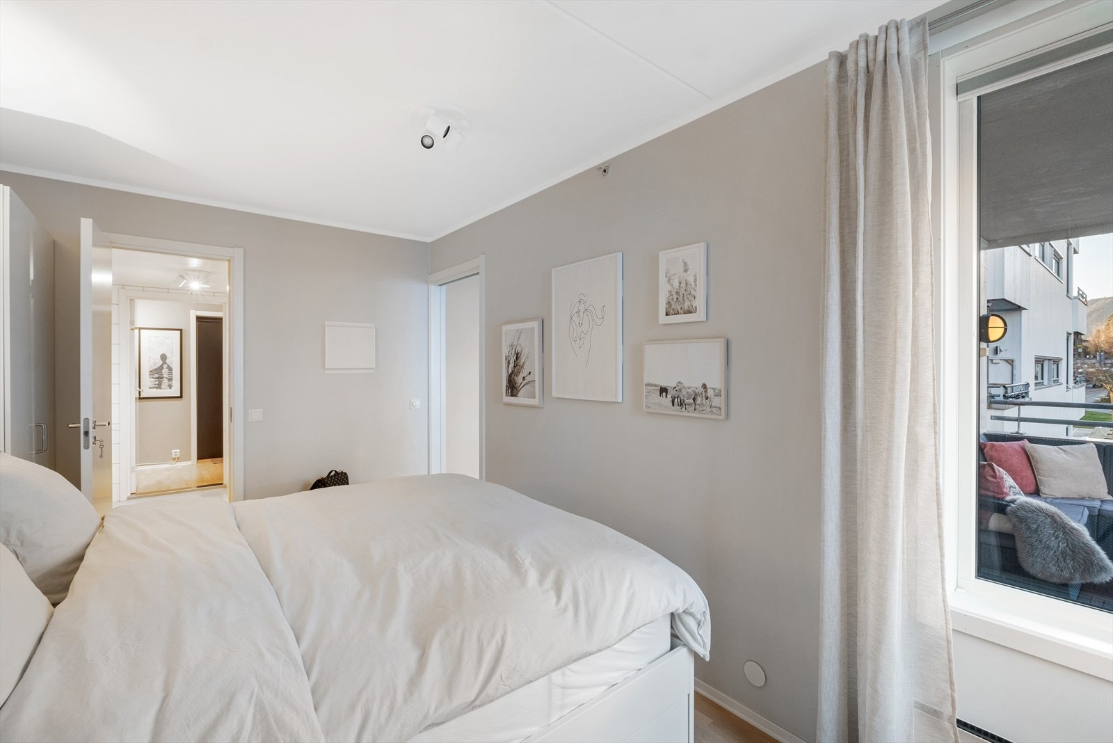 Ellers godt med plass til dobbeltseng. Galleribilde