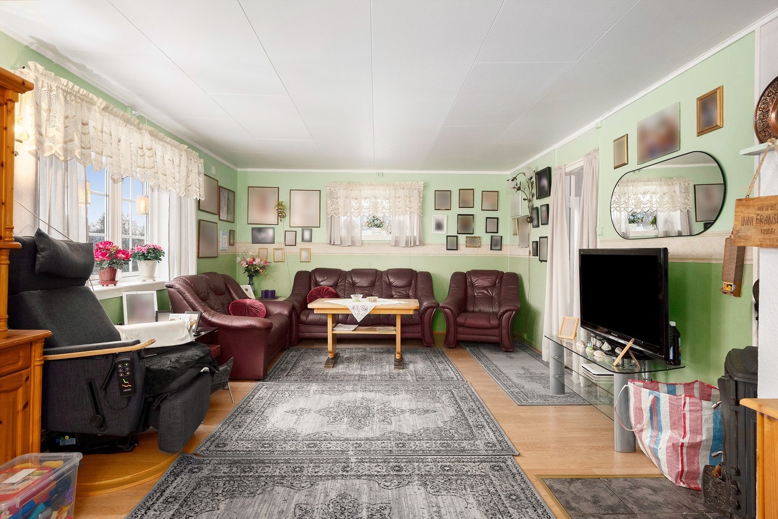 Steinslandsveien 50. Stue, annen vinkel. Galleribilde