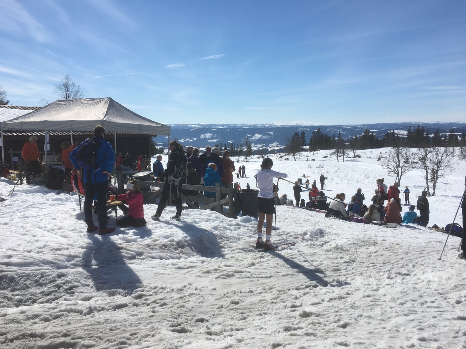 Fra påskefeiring i hytteområdet Galleribilde