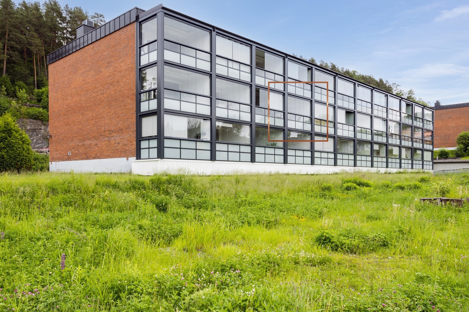 En strøken og moderne leilighet i 2.etasje Galleribilde