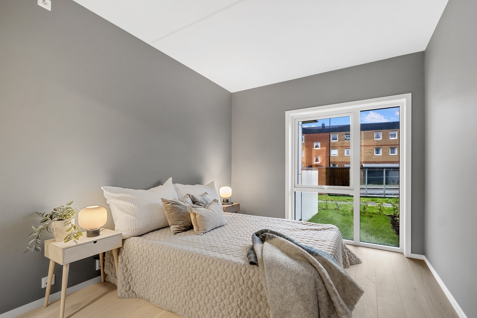 Hovedsoverom i egen avdeling med garderobe og gang til bad. Galleribilde