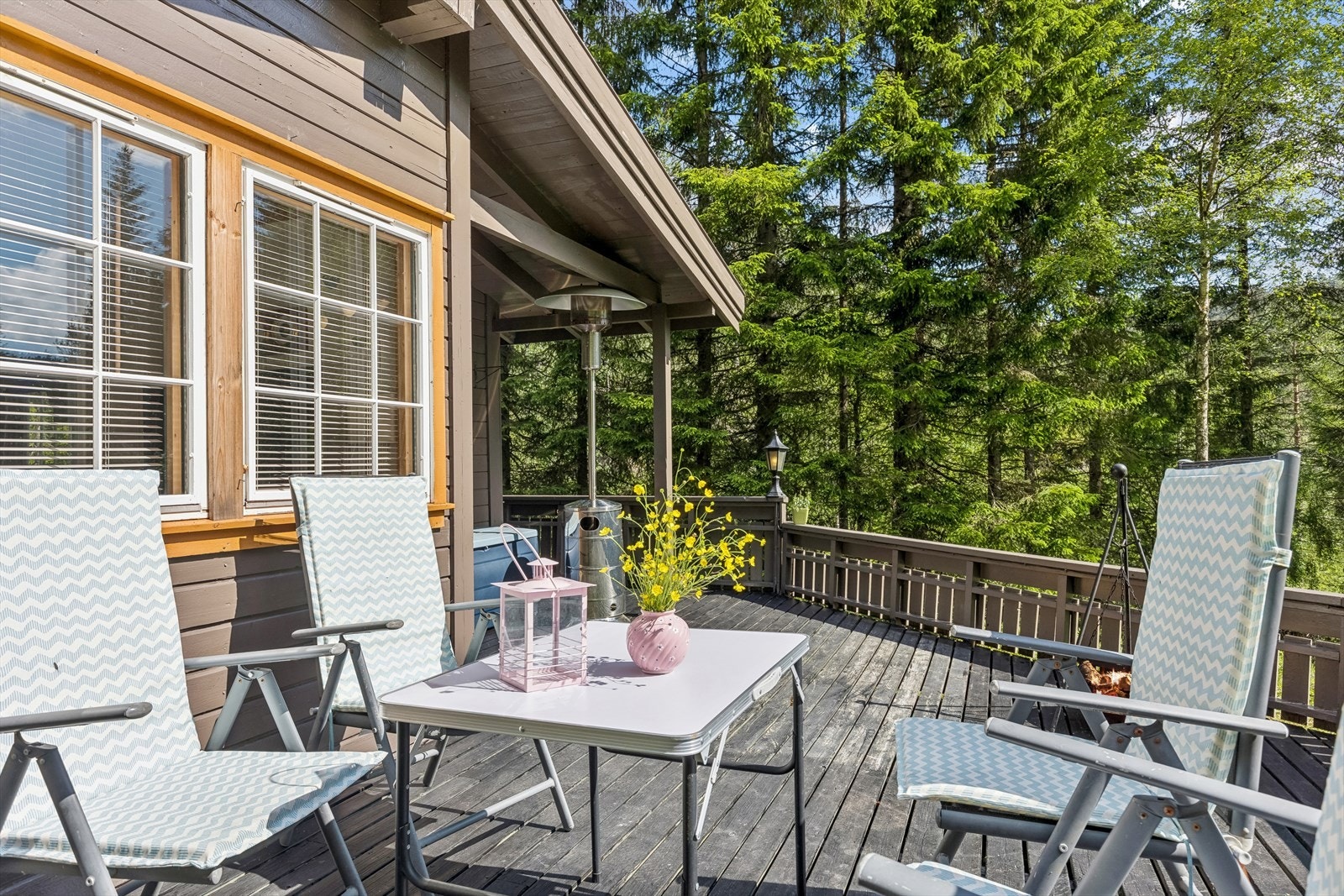 Flotte uteområder i fredelige omgivelser. Galleribilde