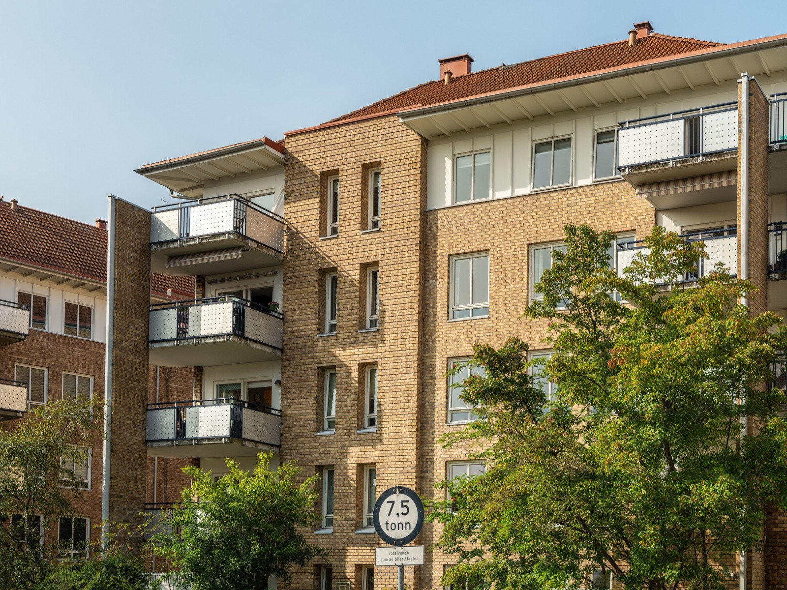 Leiligheten ligger fint til i byggets 3. etasje. Borettslaget består av 56 andelsleiligheter i det som omtales som "indrefileten på Sagene", nemlig Sagene Ring. Galleribilde