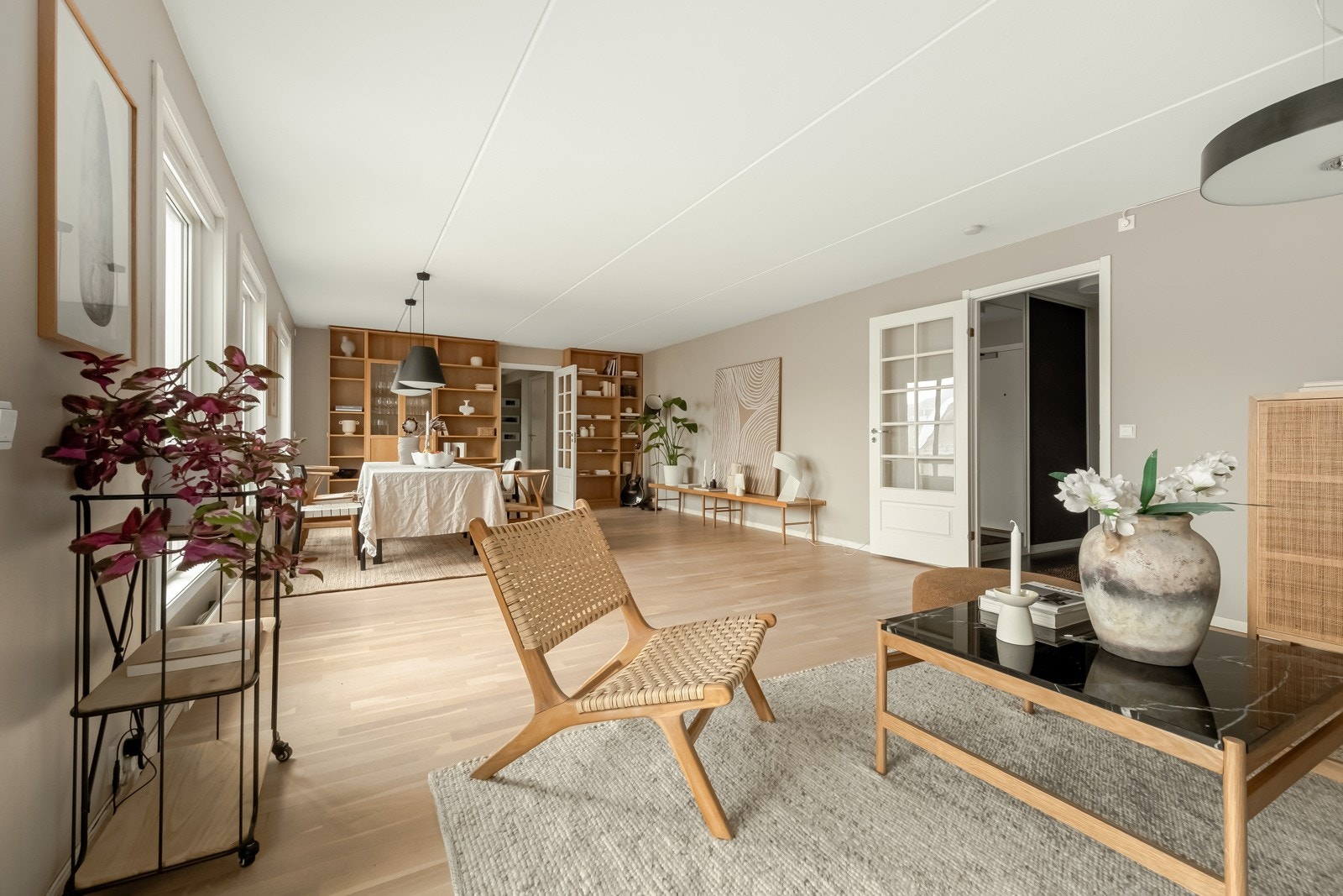 Vi tar turen inn i stuen igjen. Galleribilde