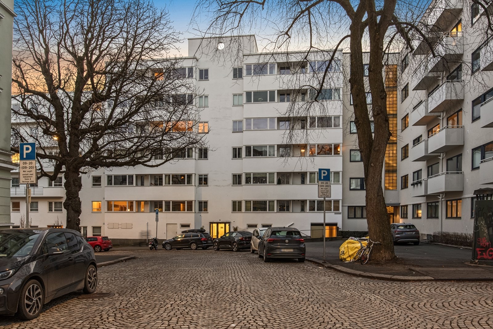 I Vestheimgata 8 bor man i et ettertraktet boligområde på Frogner, med rolige omgivelser og samtidig "alt" i umiddelbar nærhet. Galleribilde