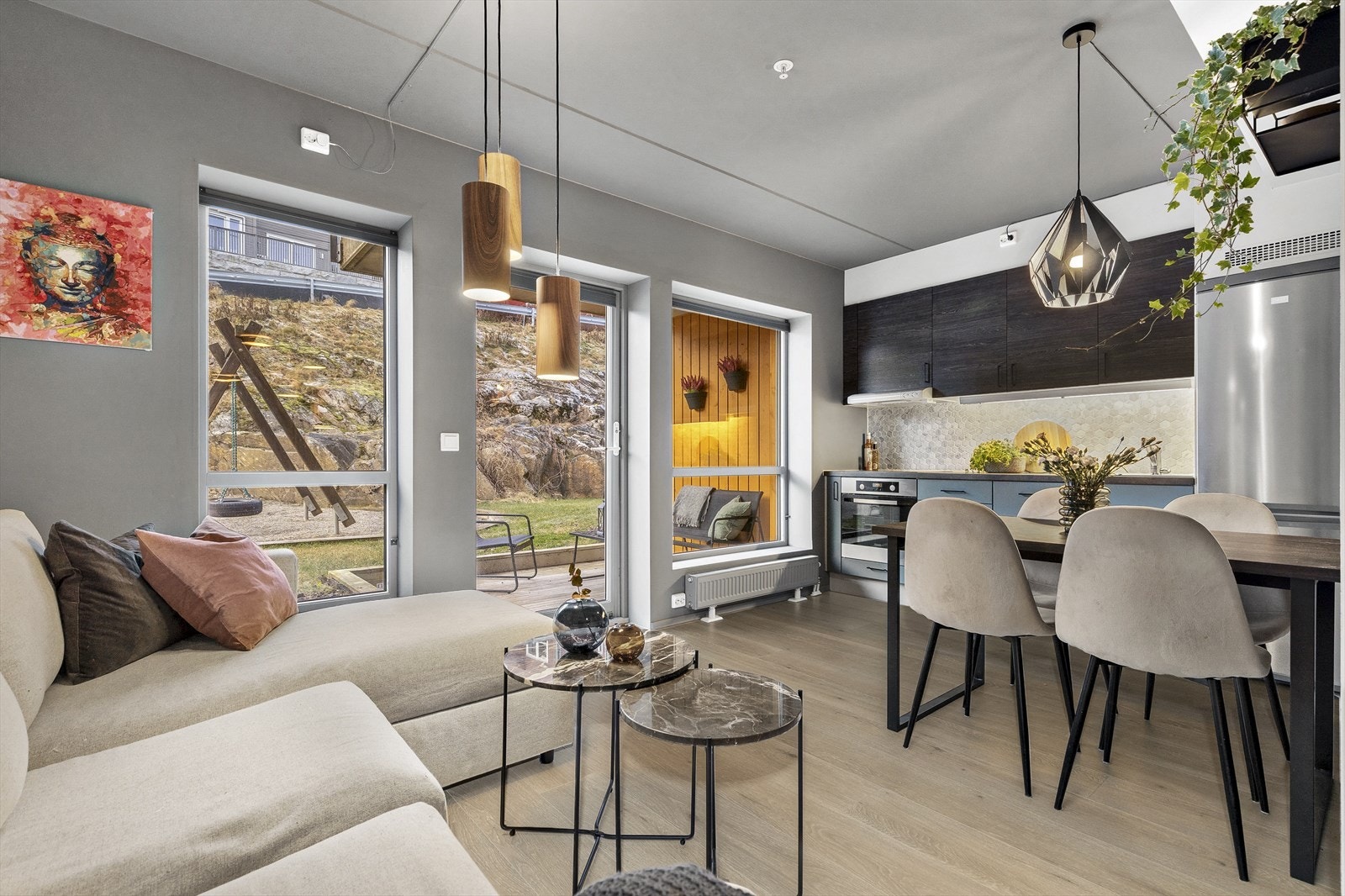 Velkommen til Elveveien 26, presentert av Bente Gåseide i EiendomsMegler 1! Galleribilde