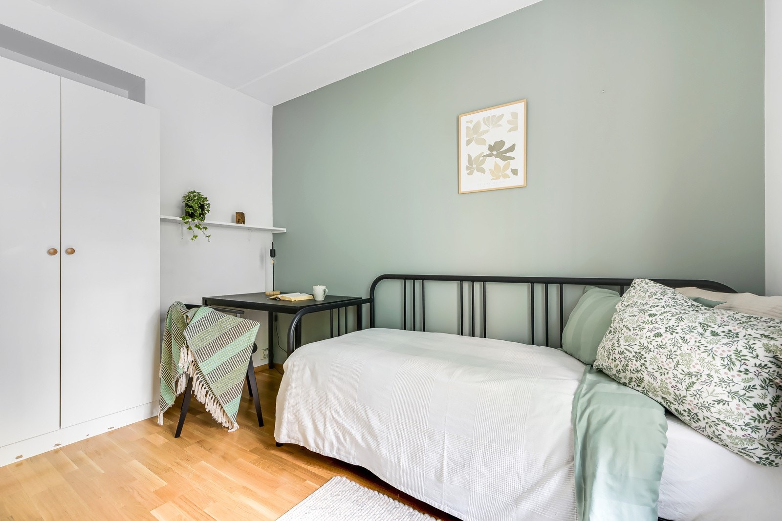 Stort garderobeskap medfølger. Galleribilde