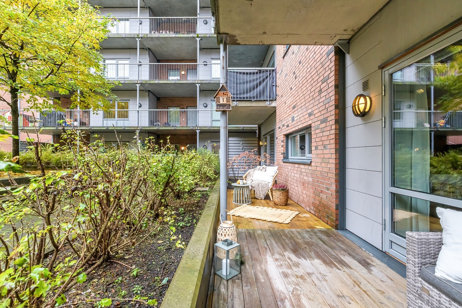 Terrassen er på 14 kvm og har gode møbleringsmuligheter. Galleribilde