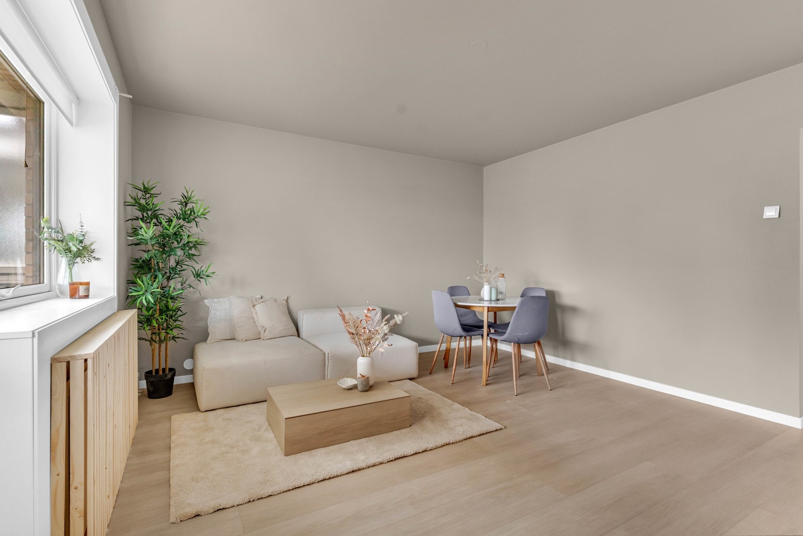 God plass til spisegruppe Galleribilde