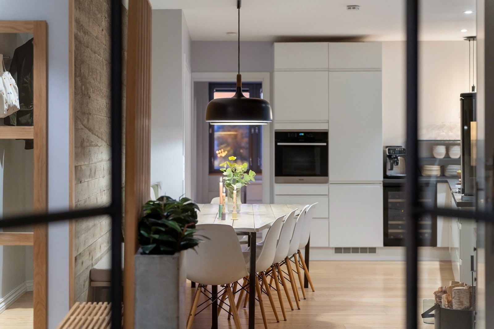 Erlend Opheim v/EIE Eiendomsmegling har gleden av å presentere Uranienborgveien 7A! Galleribilde