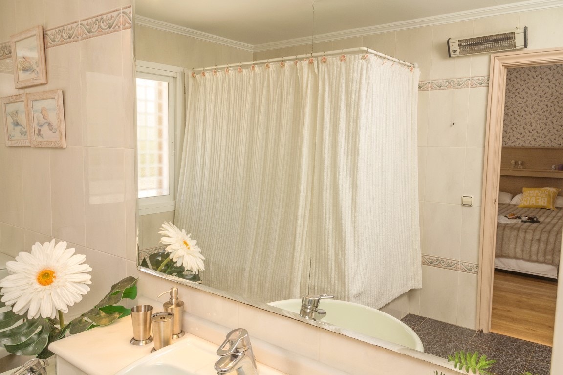 FLOTT UAVHENGIG VILLA I EN ETASJE TIL SALGS I ALBIR Galleribilde