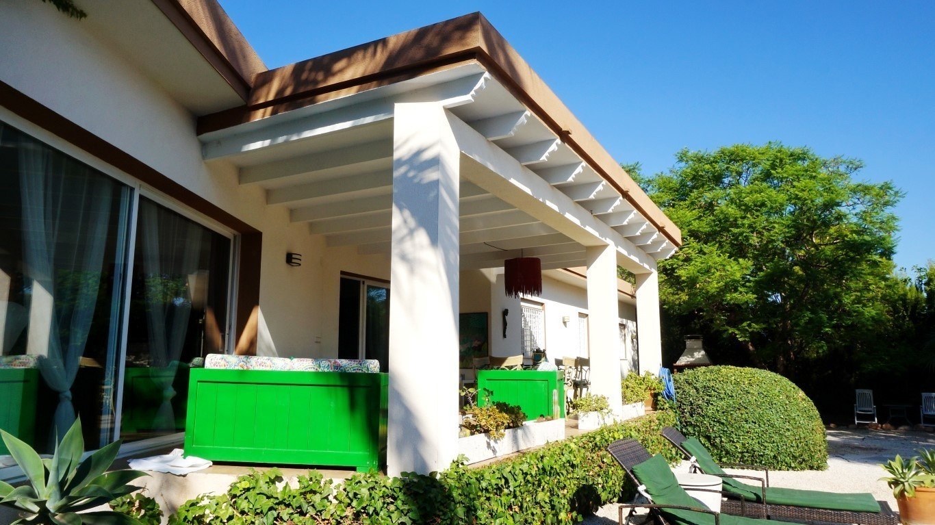 FLOTT UAVHENGIG VILLA I EN ETASJE TIL SALGS I ALBIR Galleribilde