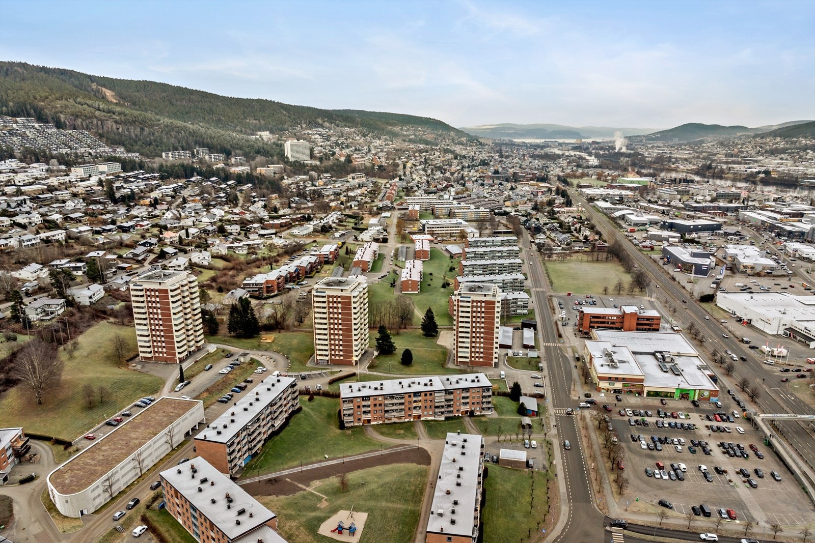 Kort vei til populære Kjøsterudjuvet og resten av marka. Galleribilde