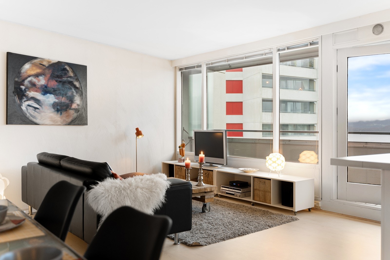 Leiligheten kan skilte med flere gjennomtenkte kvaliteter - her er lite overlatt til tilfeldighetene. Galleribilde