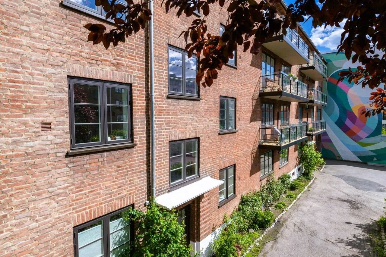 Her er varmtvann, fyring og internett inkludert i felleskostnadene, som gir deg mer forutsigbare boutgifter. Foto: Skaara Spesialvinduer AS Galleribilde