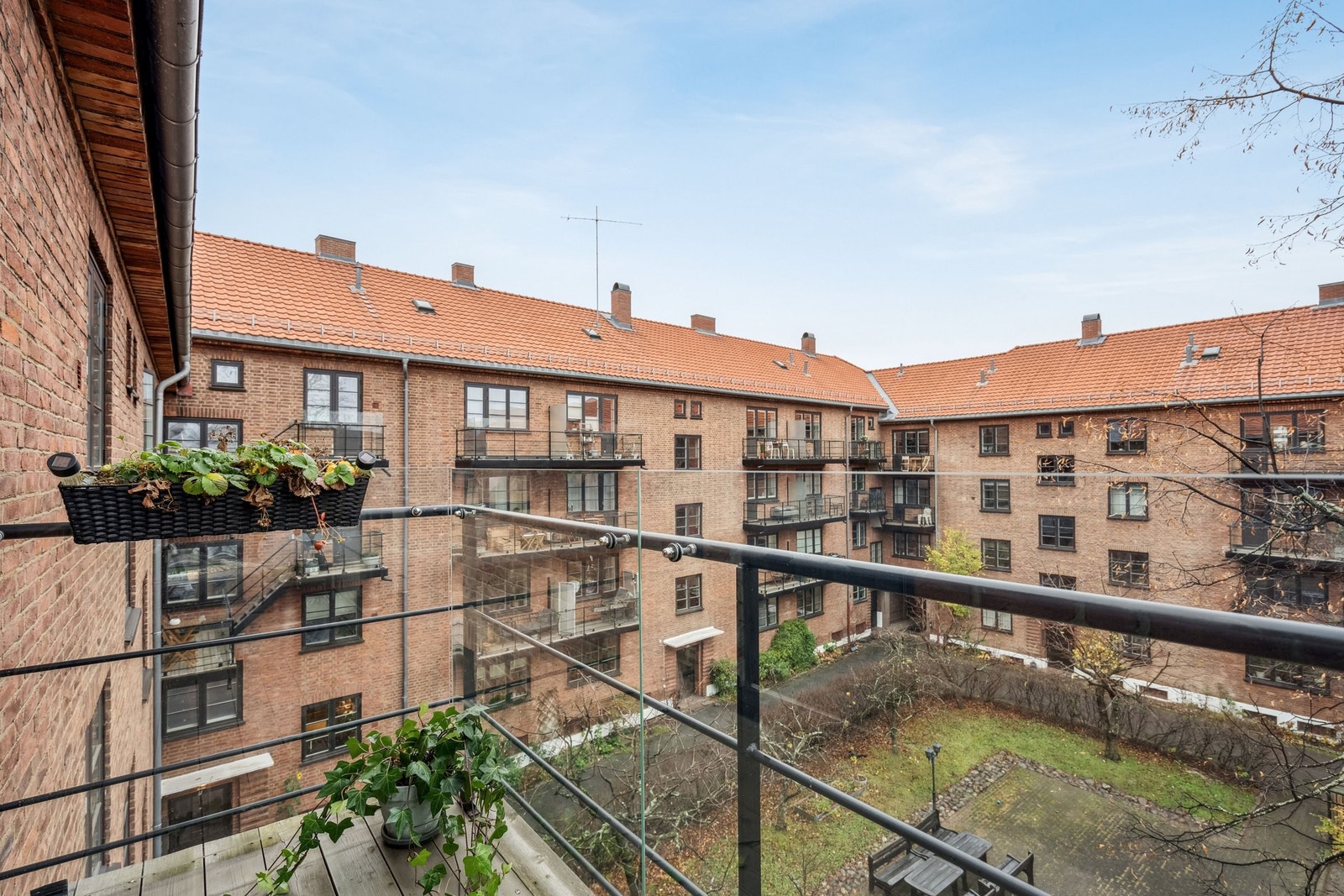 Hyggelig utsyn fra balkongen Galleribilde