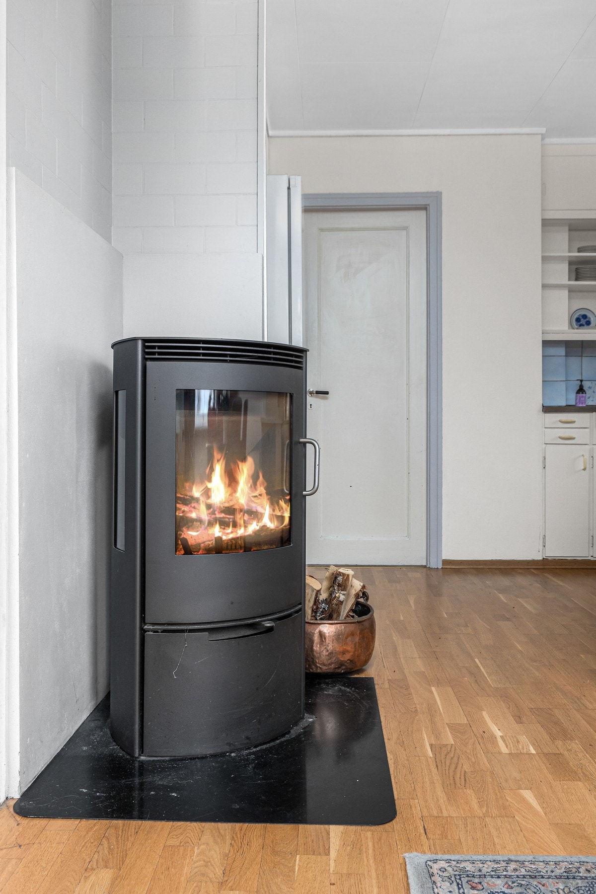 En hyggelig vedovn sørger for god stemning og lun varme på vinterhalvåret. Galleribilde