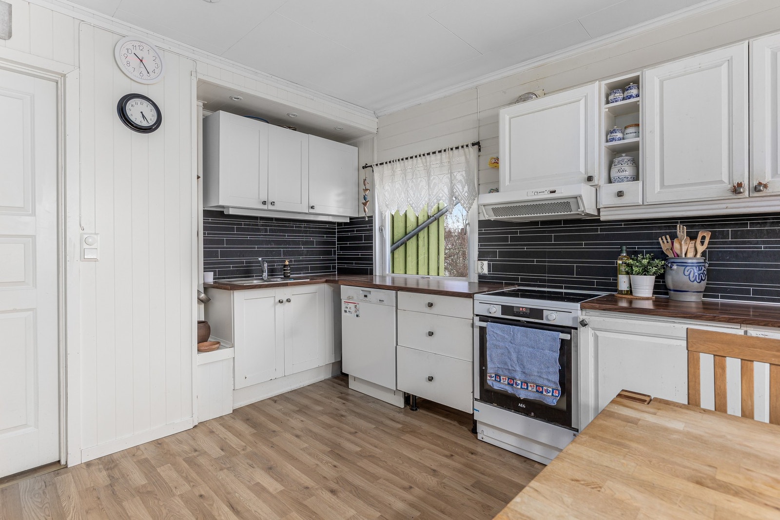 Her er det i likhet med kjøkkenet i 1. etasje, mange utformingsmuligheter. Galleribilde