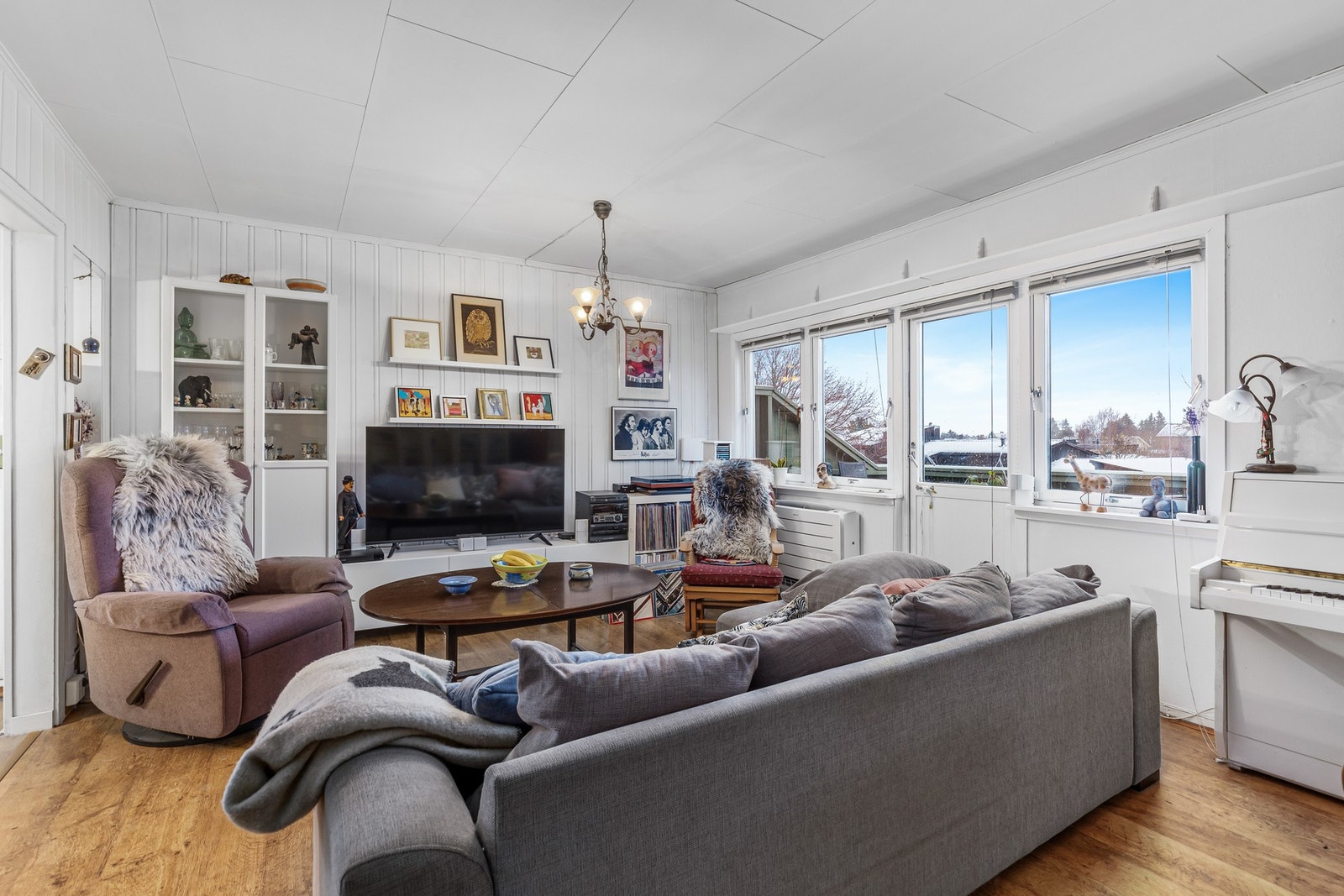 2. etasje består av stue, kjøkken, bad og soverom. Galleribilde