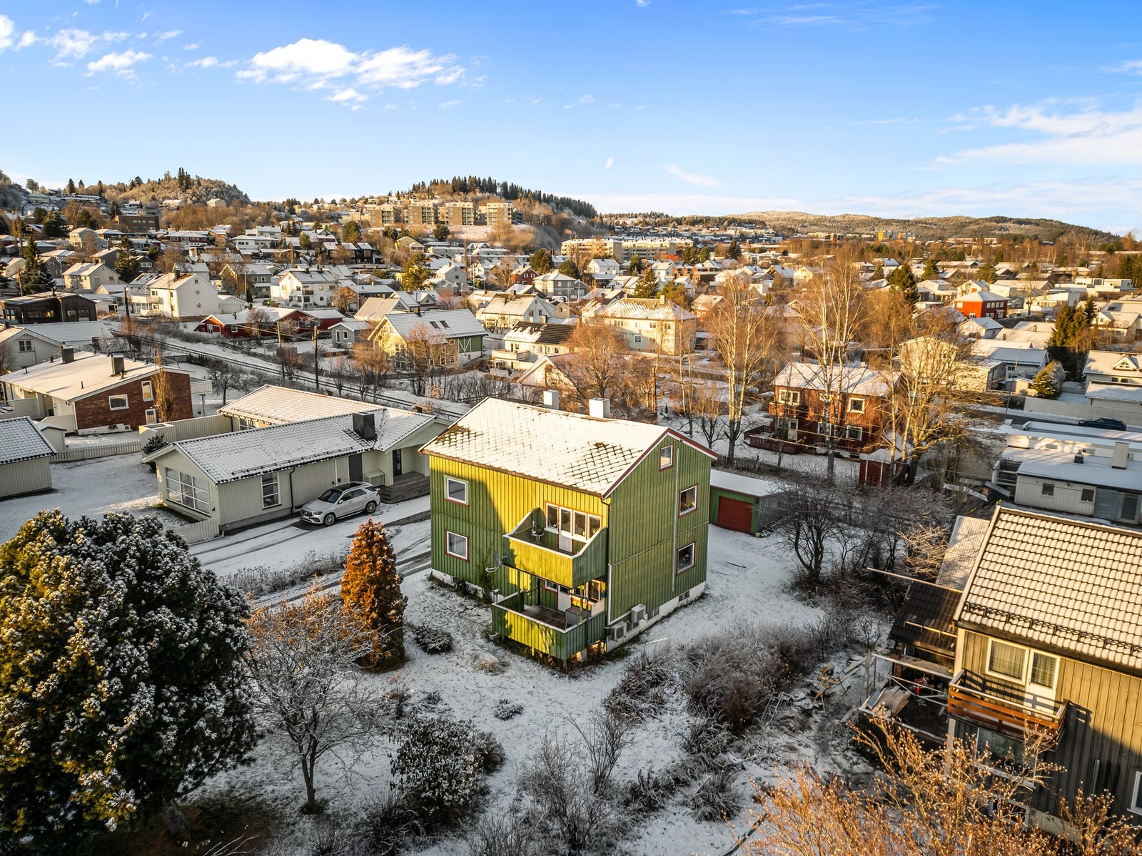 Velkommen til Skjermvegen 53, presentert av EiendomsMegler 1 ved Christian Aa. Galleribilde