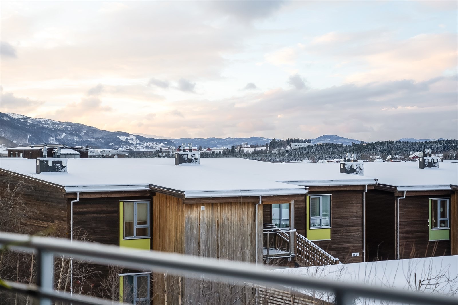 Her har du fantastiske sol- og utsiktsforhold, med sol fra formiddag til kveld. Galleribilde