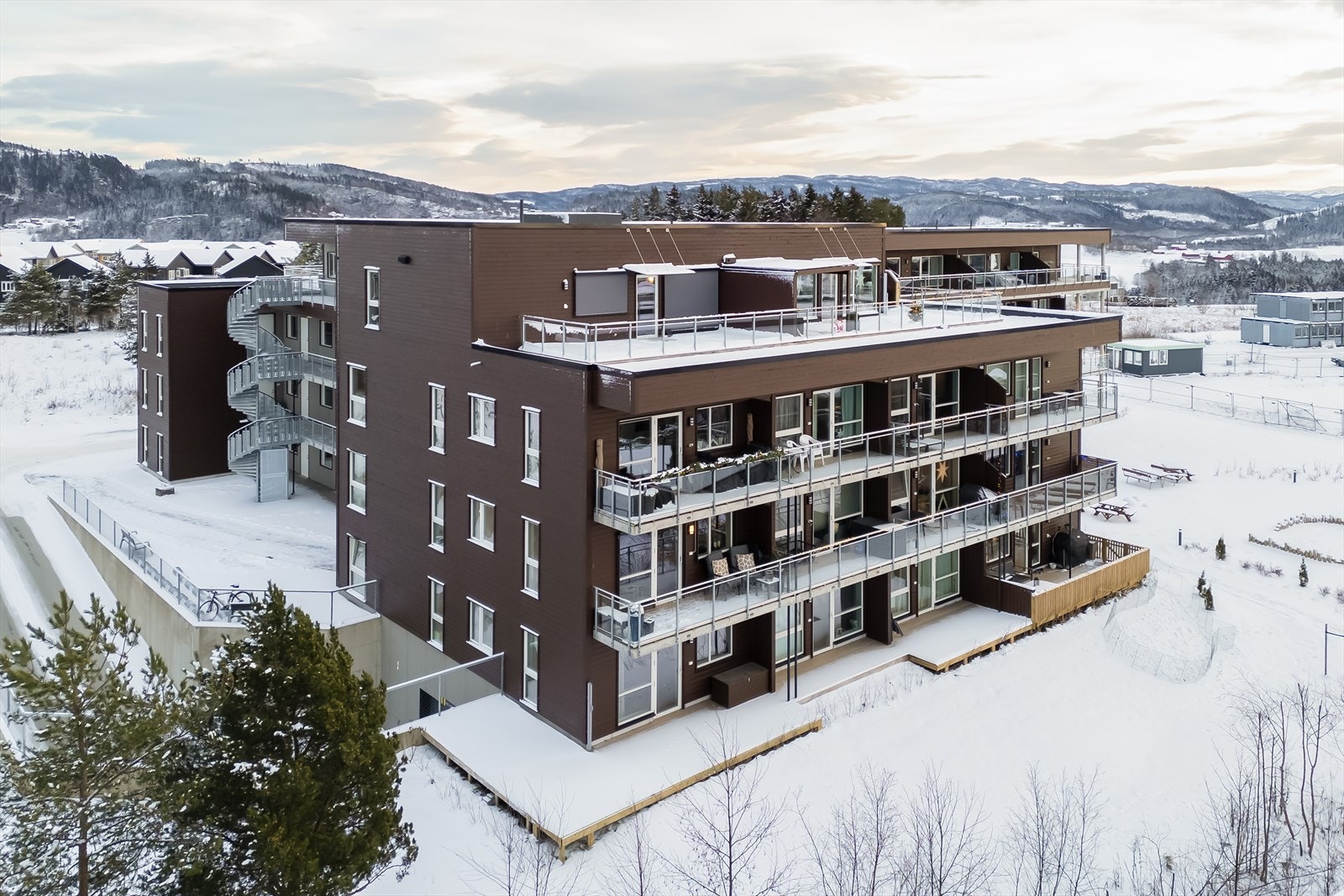 Med byggeår fra 2022 bor du praktisk og lettstelt. Perfekt for den som ønsker en bekymringsfri hverdag! Galleribilde