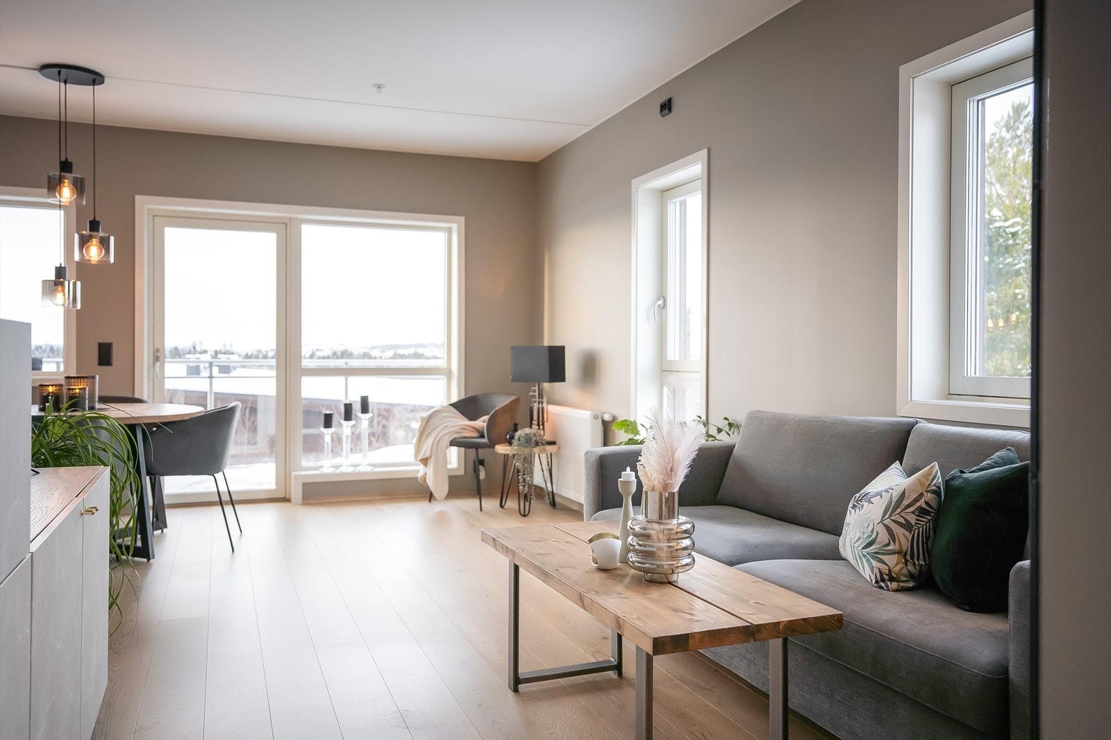 I hjørnet av stua er det også plass til en liten lesekrok, om man skulle ønske. Galleribilde