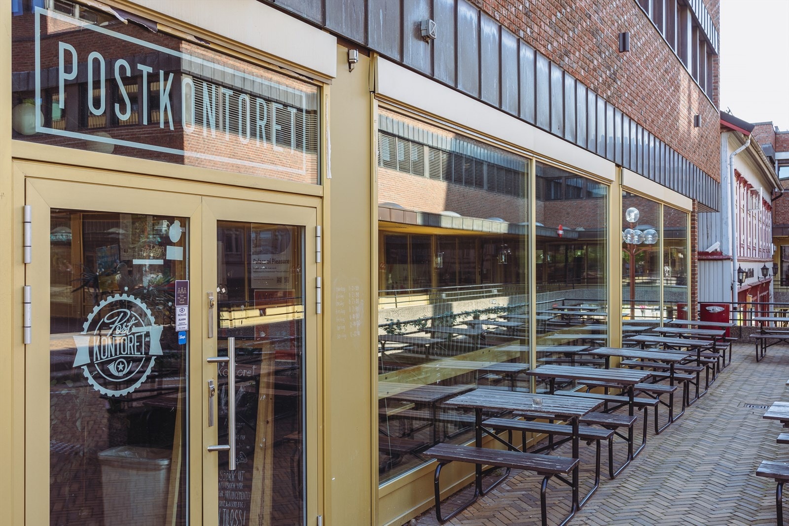 Litt lenger opp i gaten finner du Postkontoret og Tøyen torg som også har T-bane. Galleribilde