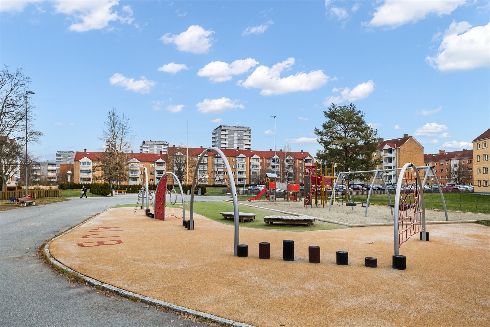 Nabolaget består av flotte uteområder og lekeplasser Galleribilde