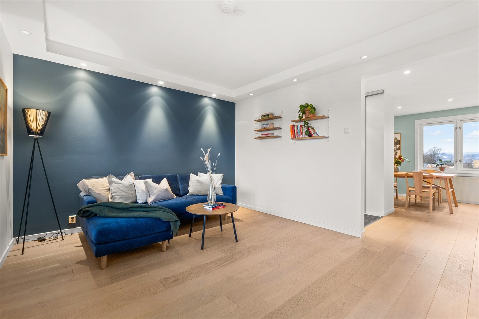 En svært lys og lekker topp- og endeleilighet med lite innsyn Galleribilde